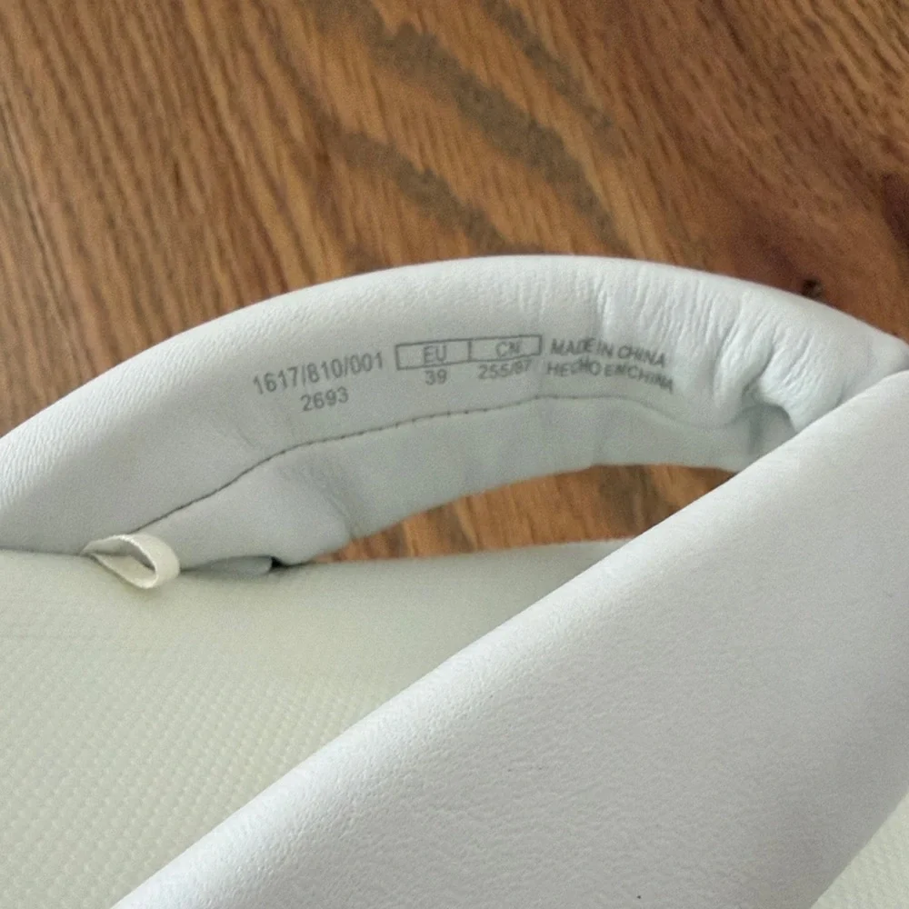 Zara White Platform Padded-Thong Sandals - Picture 2 of 4
